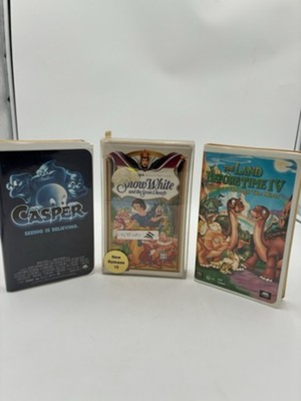 Lot Of 3  Vintage Clamshell VHS Land Before Time IV, Casper, Snow White